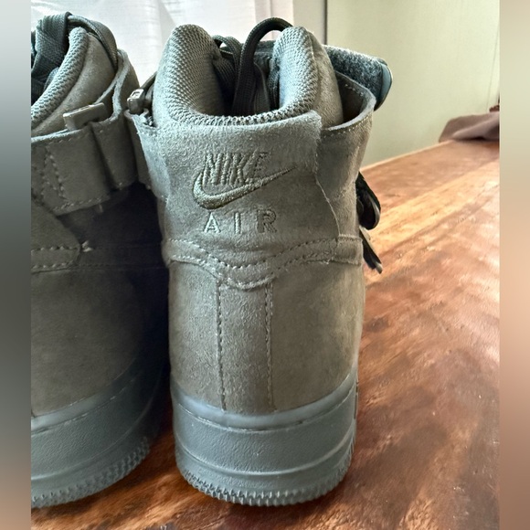 Nike x Billie Eilish Air Force 1 High '07 SP - Picture 4 of 10